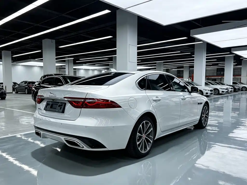 Jaguar XFL — миниатюра 8