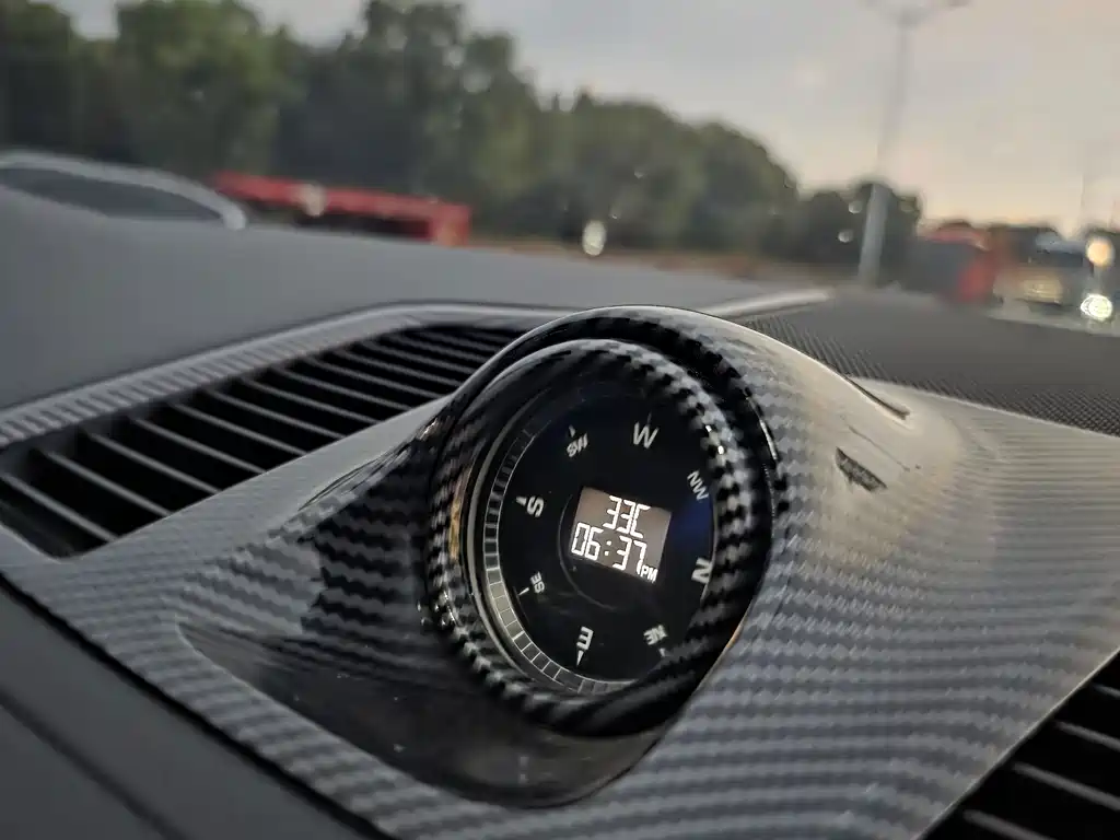 Porsche Cayenne — миниатюра 9