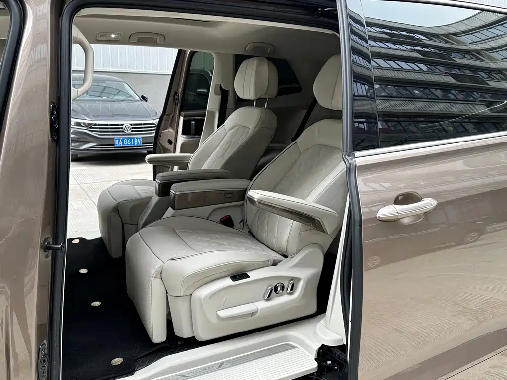 Volkswagen Viloran 2020 380TSI Luxury