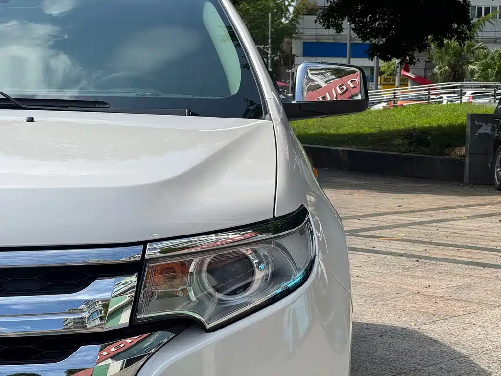 Ford Edge (Import) — миниатюра 4