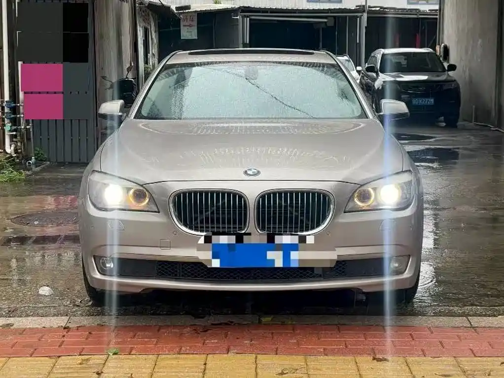BMW 7 Series — миниатюра 2