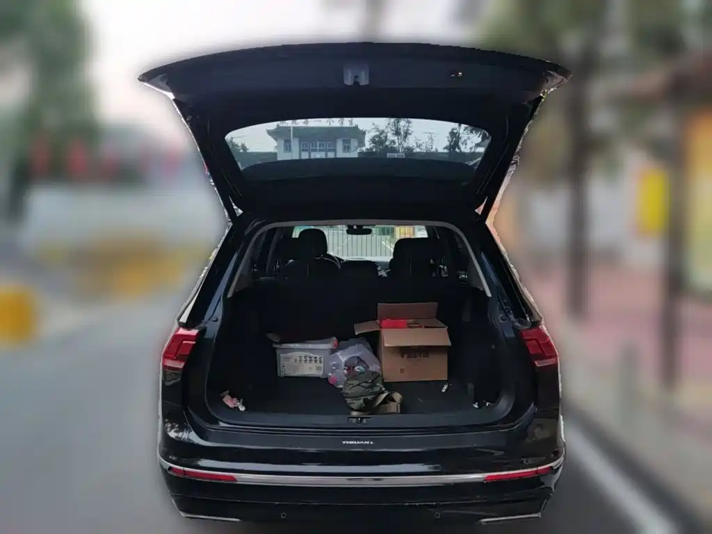 Volkswagen Tiguan L — миниатюра 20