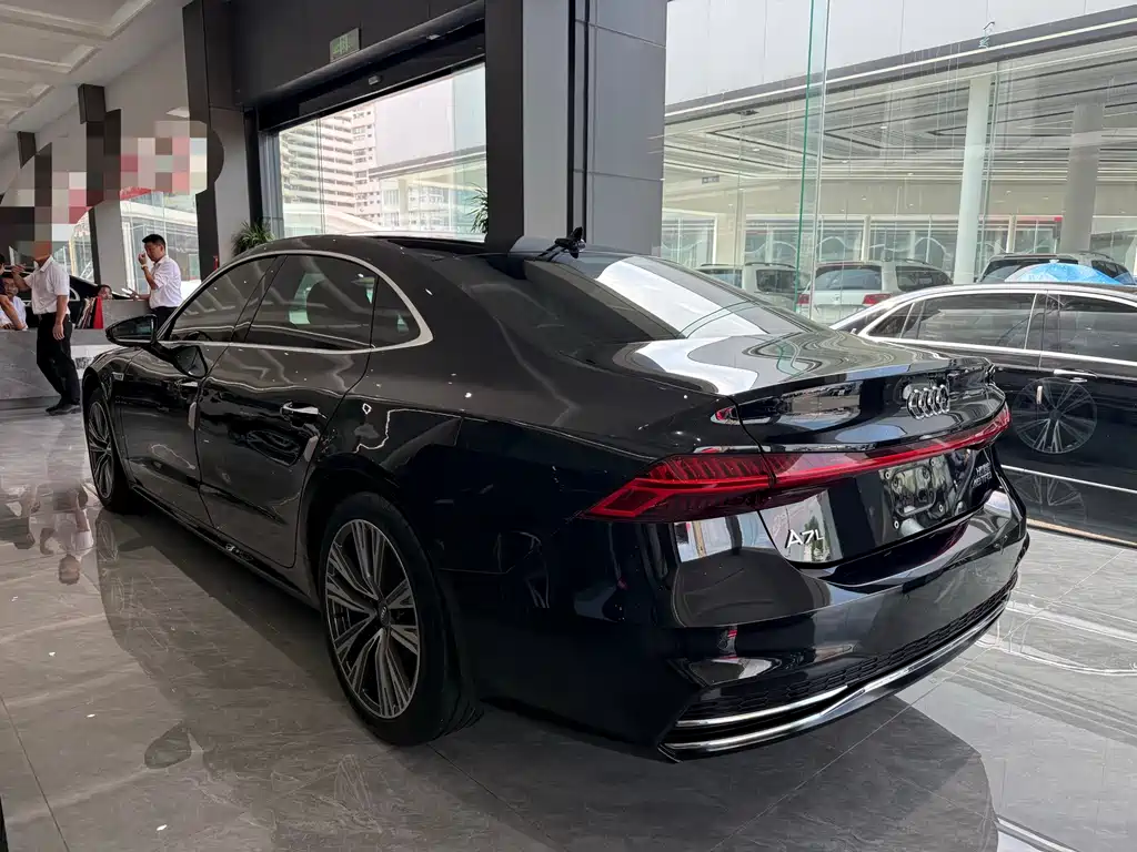 Audi A7L — миниатюра 10