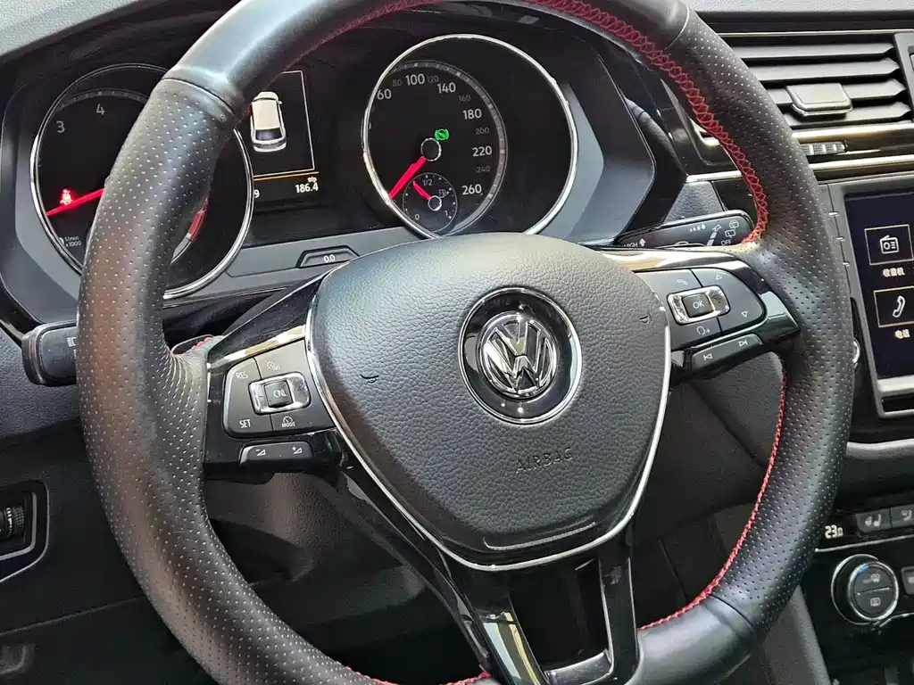Volkswagen Tiguan L L 2017 330TSI AT Luxury