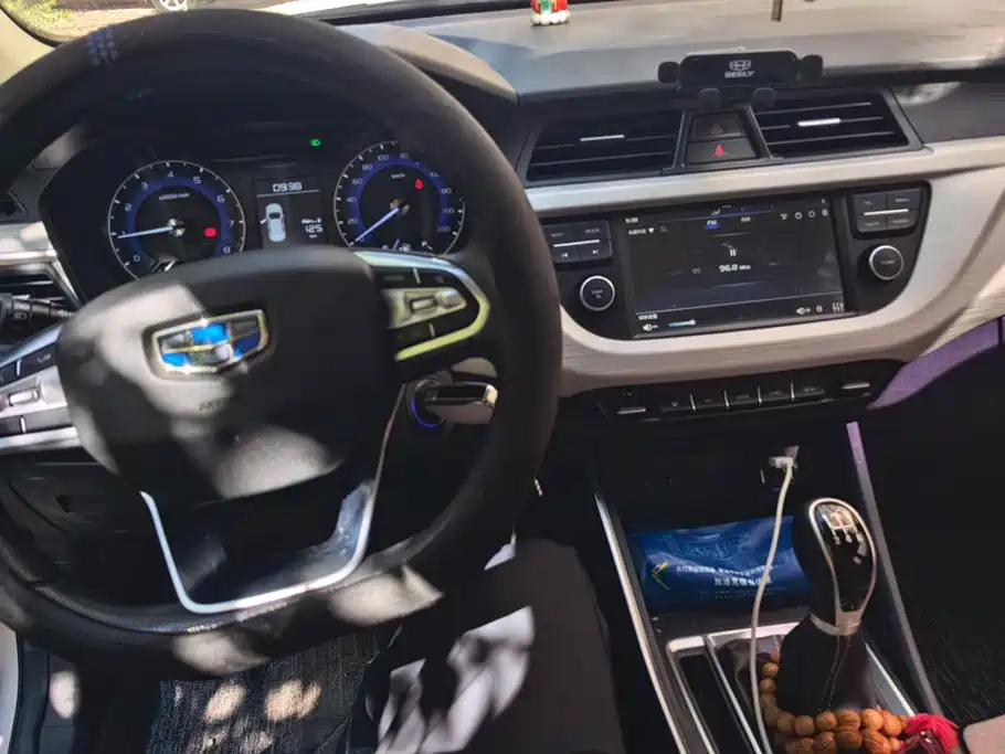 Geely Vision X3 — миниатюра 12