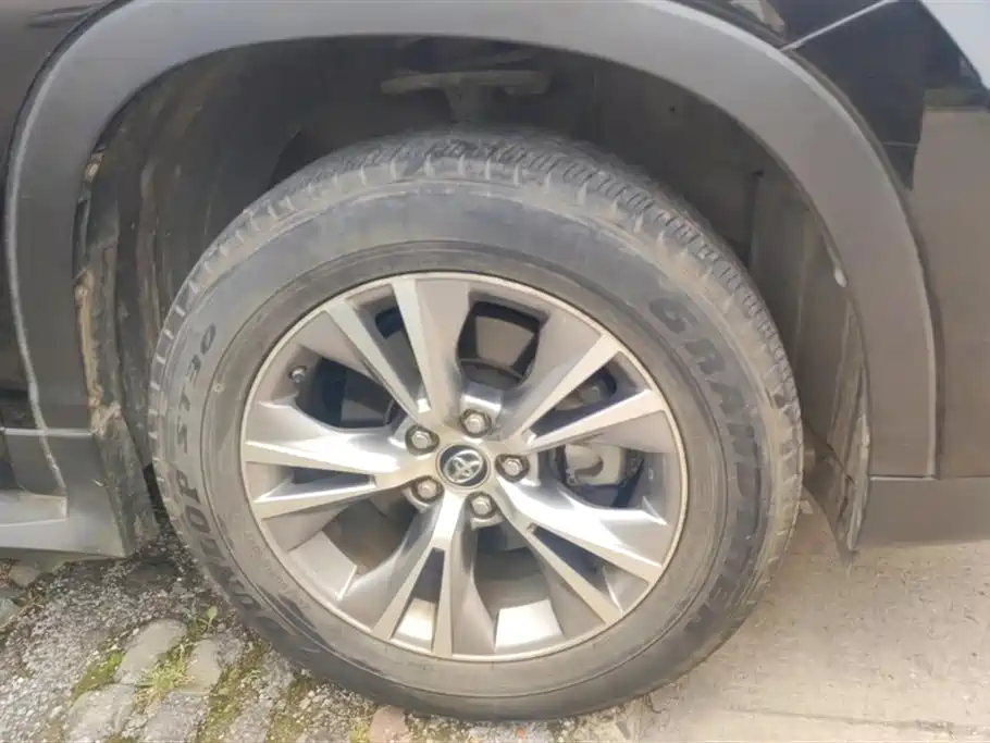 Toyota Highlander 2017 2.0T Elite 5 мест