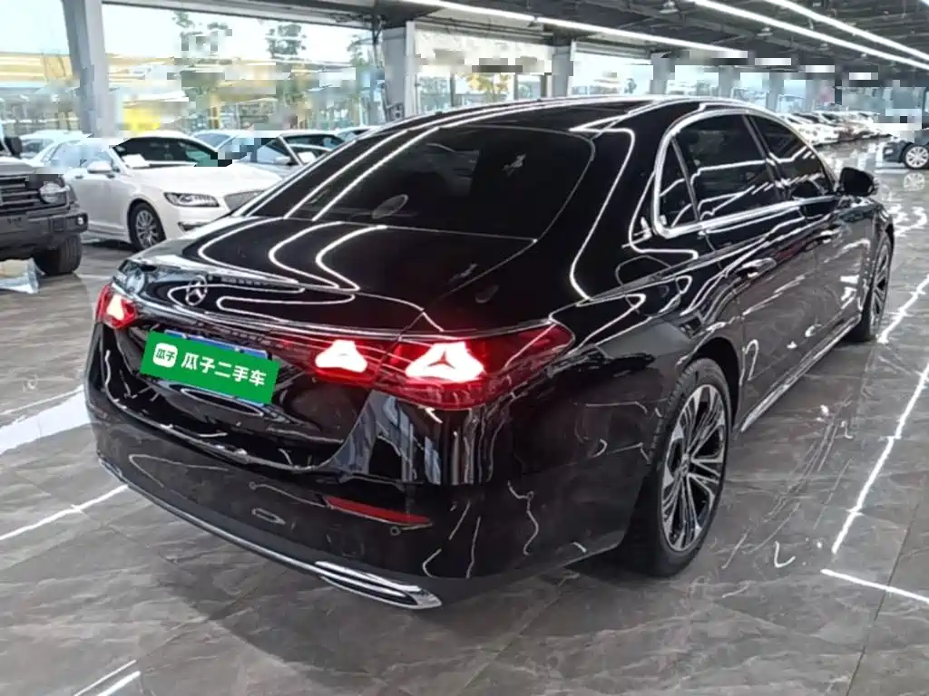 Mercedes-Benz E-Class — миниатюра 7