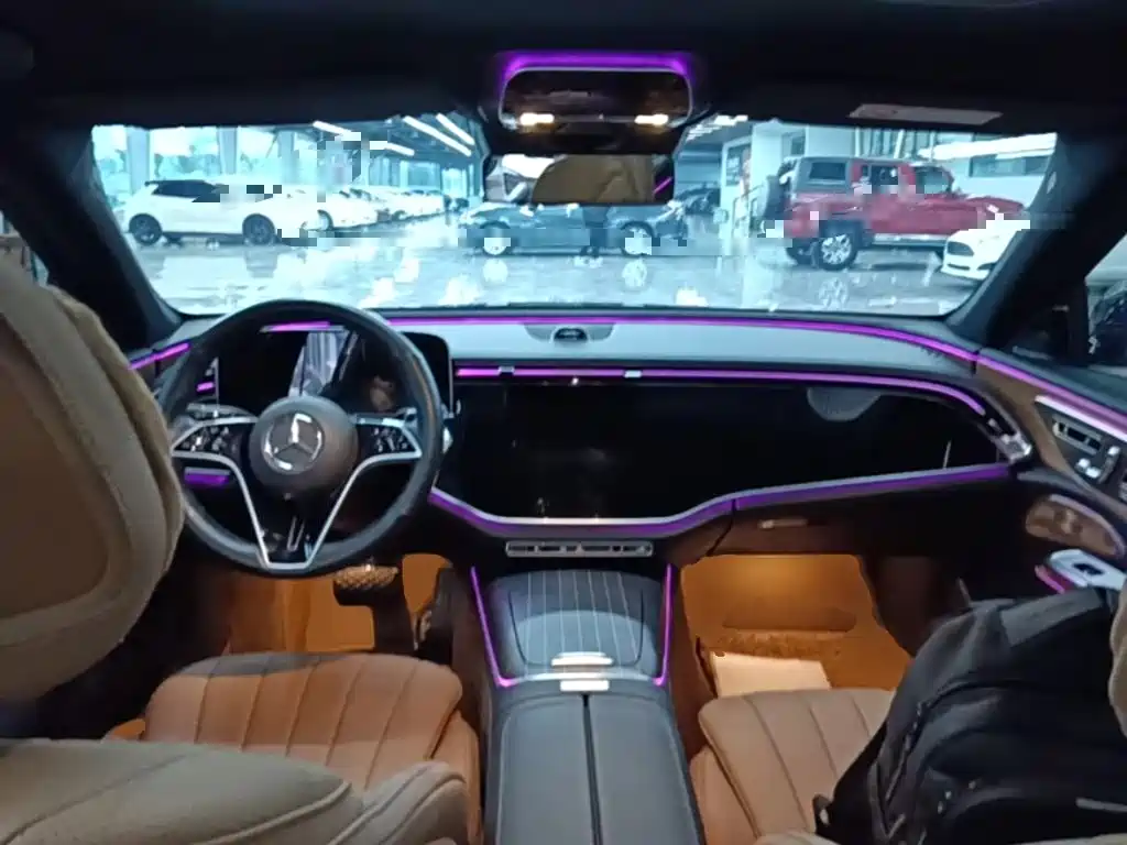 Mercedes-Benz E-Class — миниатюра 10
