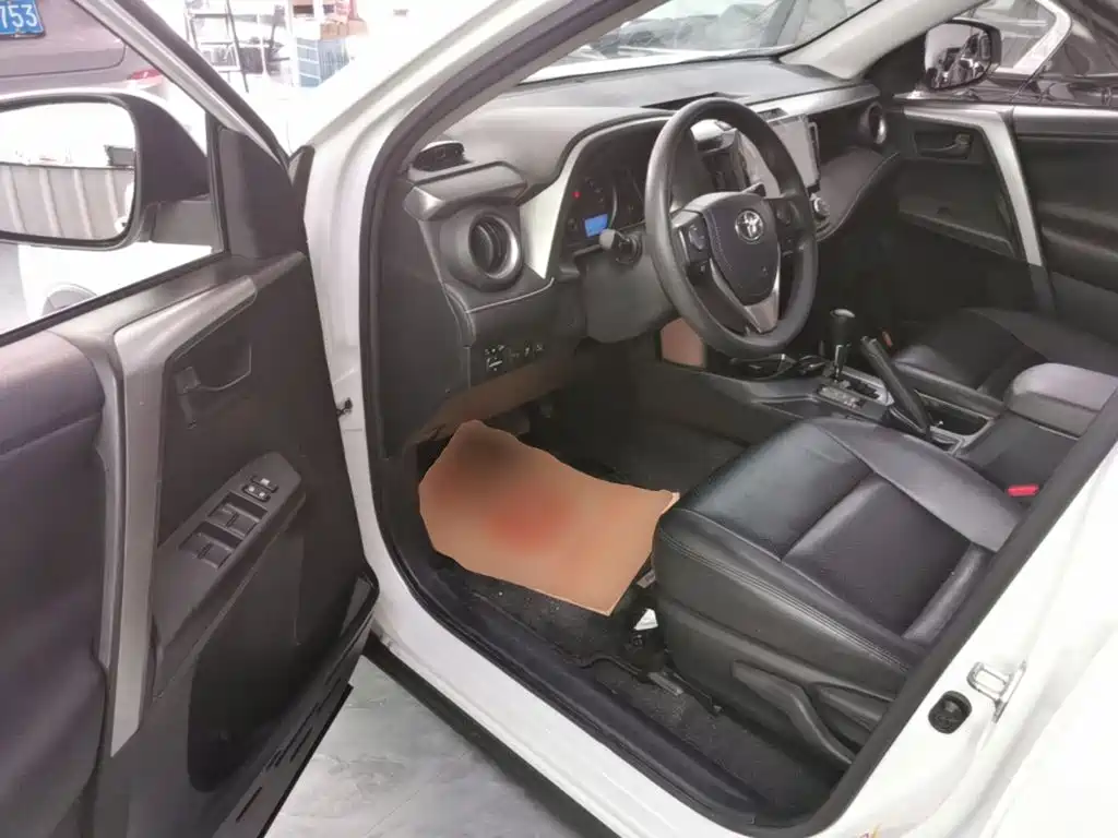 Toyota RAV4 — миниатюра 16