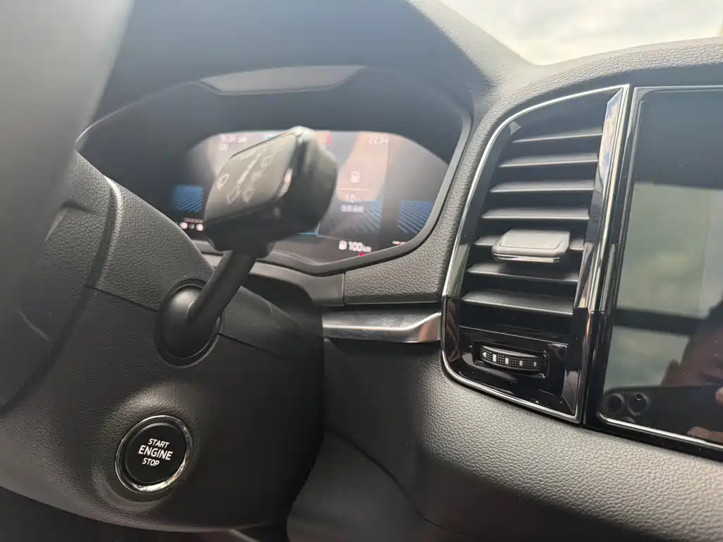 Skoda Karoq — миниатюра 11