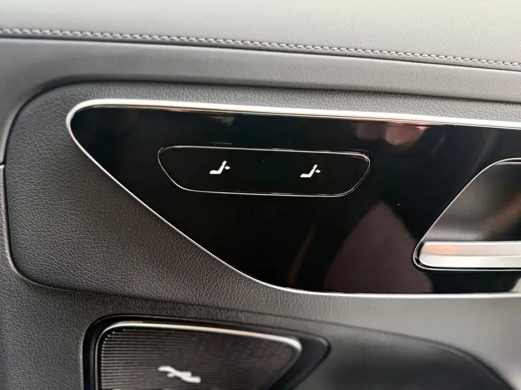 Mercedes-Benz C-Class — миниатюра 24