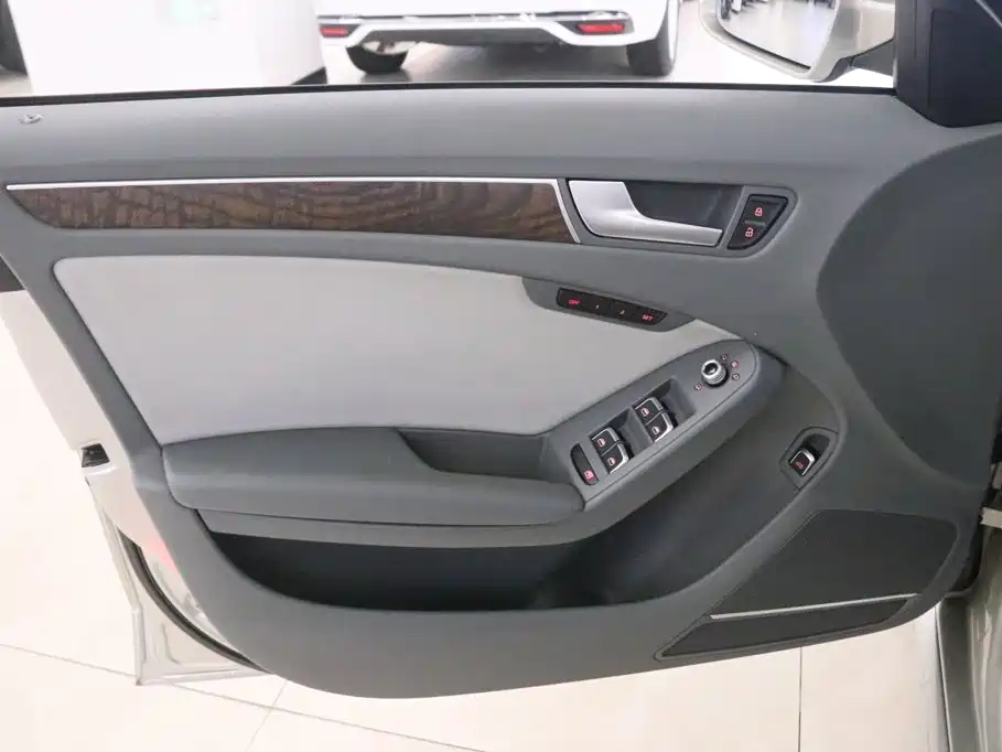 Audi A4L — миниатюра 12