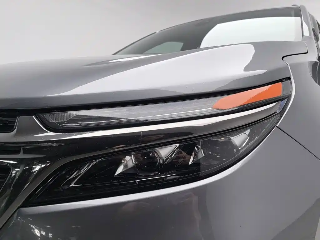 Chevrolet Equinox — миниатюра 7