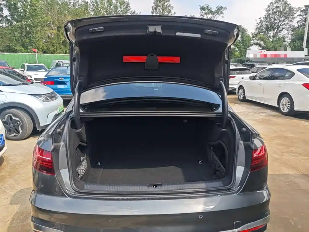 Audi A4L — миниатюра 19