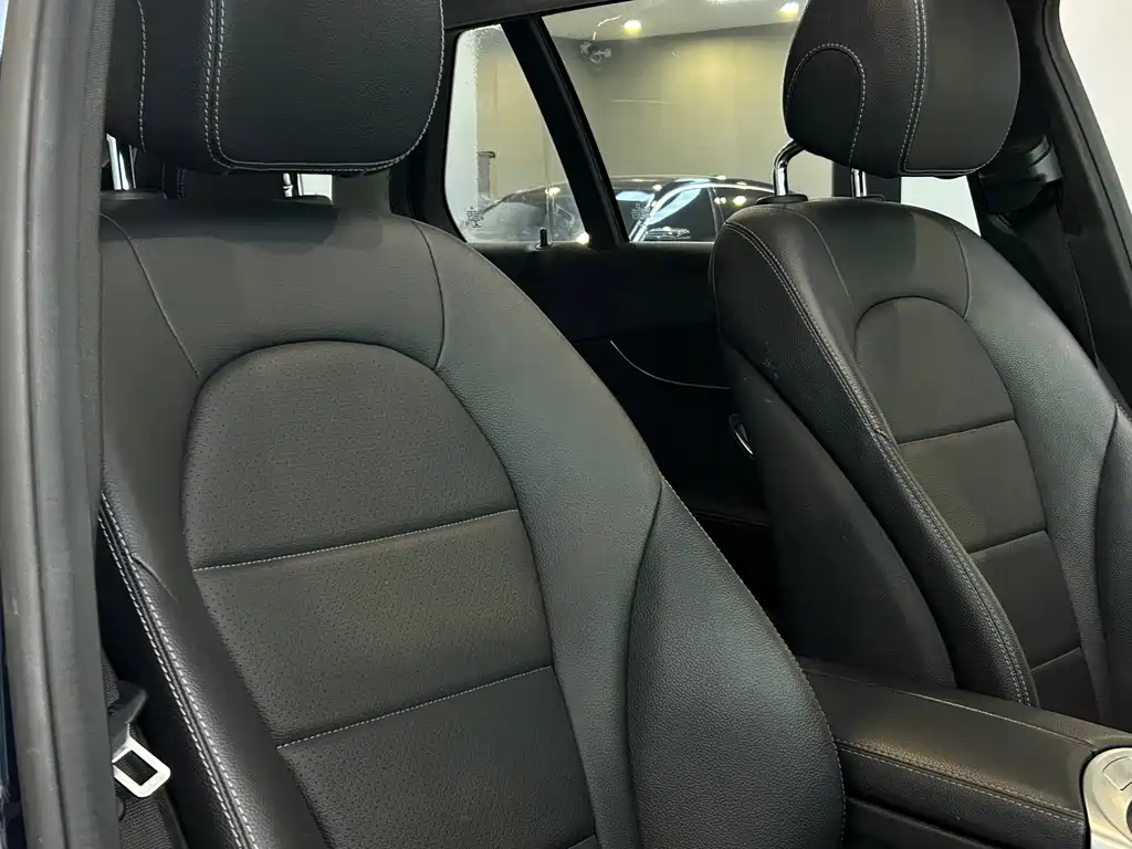 Mercedes-Benz C-Class (Import) — миниатюра 11