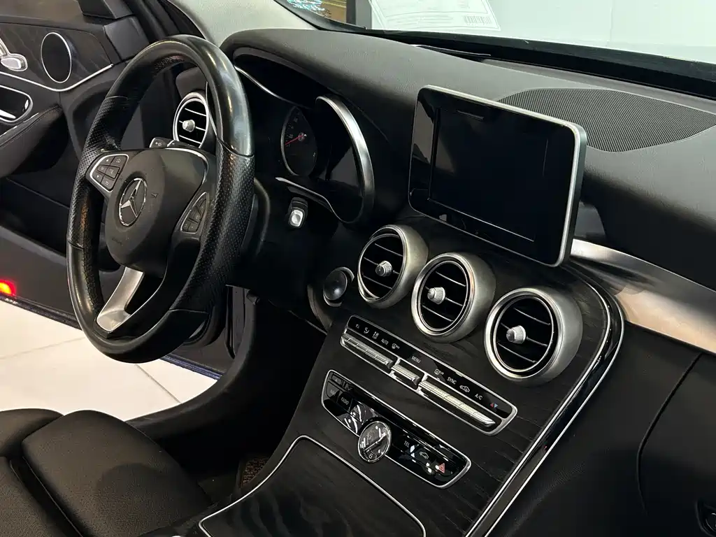 Mercedes-Benz C-Class (Import) — миниатюра 12