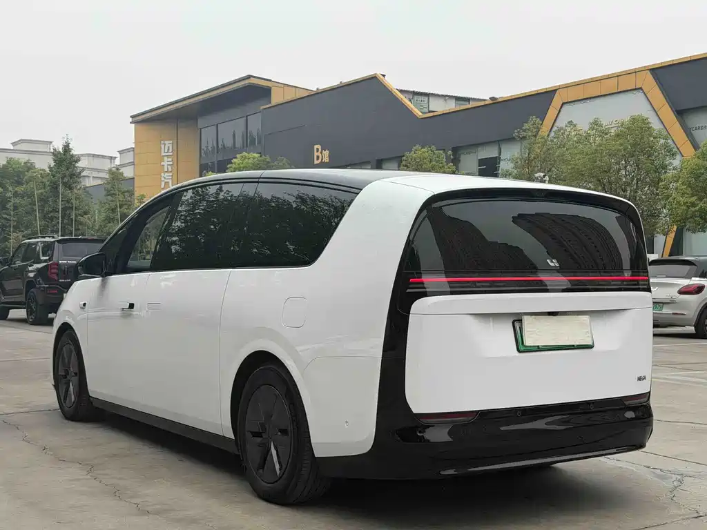 Li Auto Li MEGA — миниатюра 16