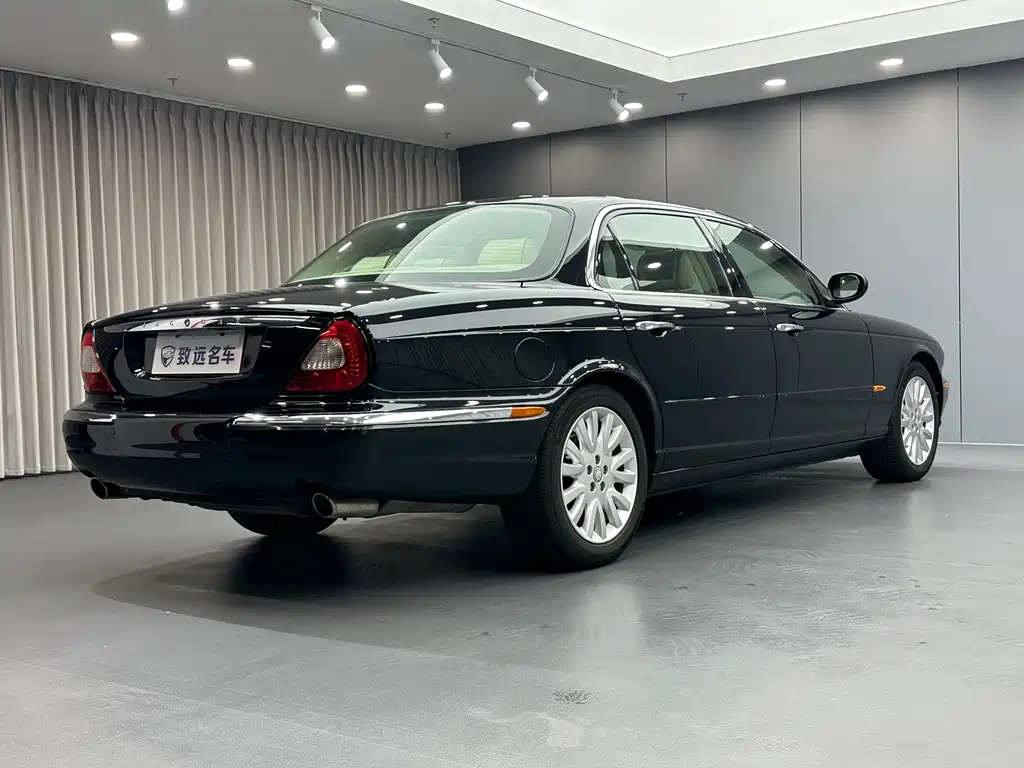 Jaguar XJ — миниатюра 52
