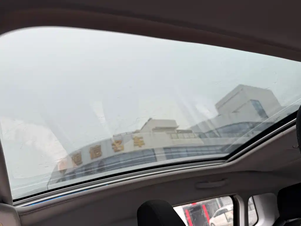 Peugeot 2008 1.6L Auto Fashion Edition, фото 9