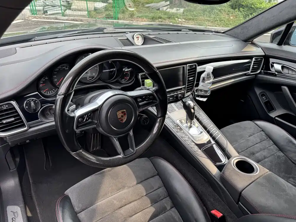 Porsche Panamera 2012 Panamera GTS 4.8L
