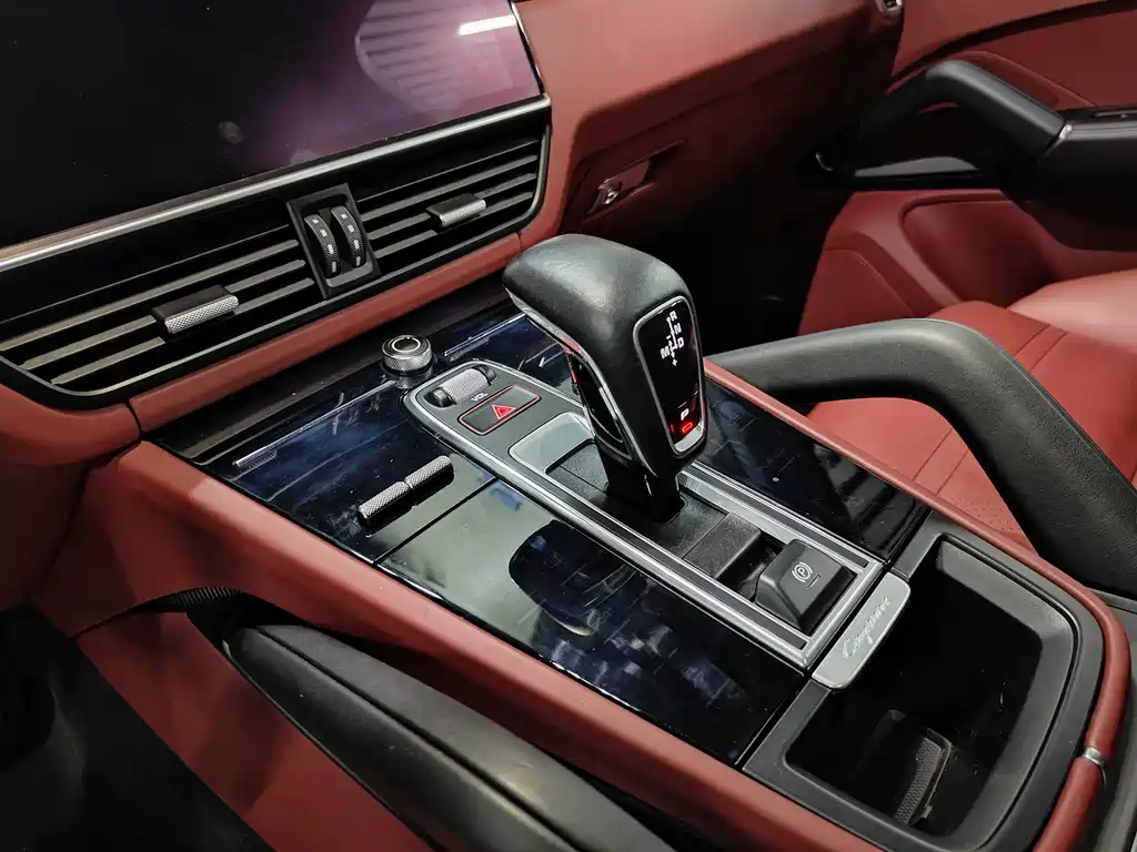 Porsche Cayenne — миниатюра 10