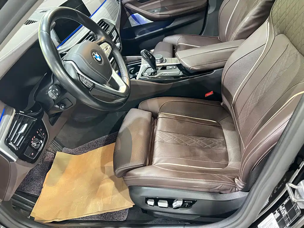 BMW 5 Series — миниатюра 4