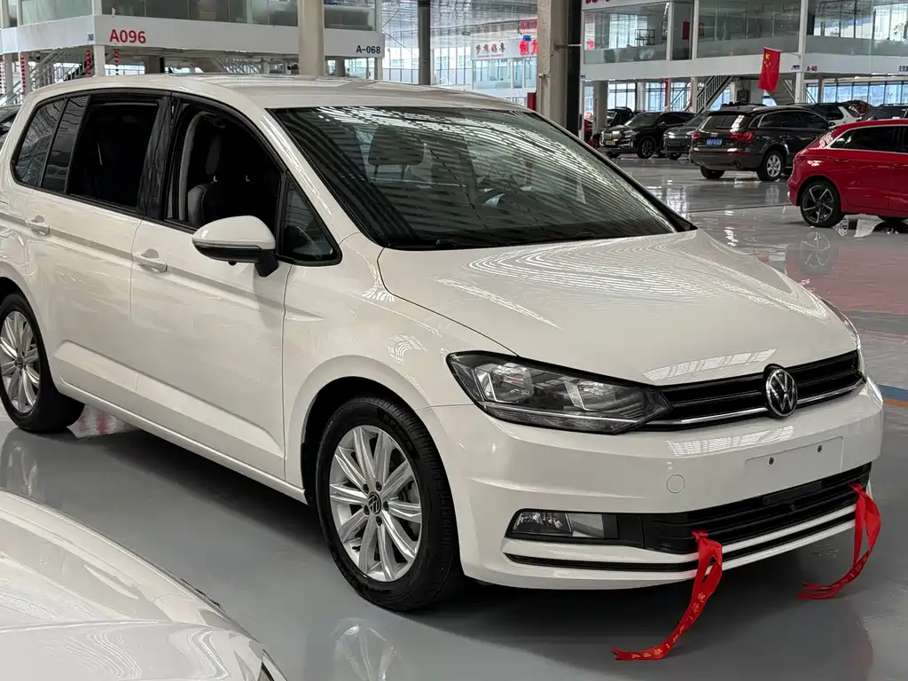 Volkswagen Touran — миниатюра 3