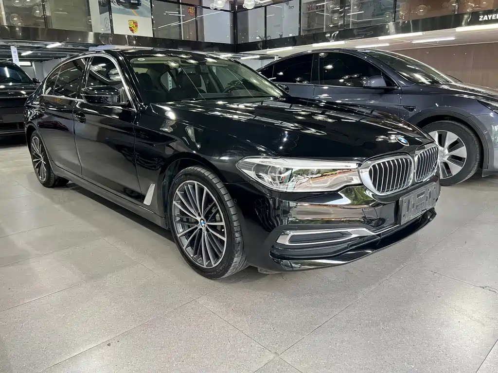 BMW 5 Series — миниатюра 3