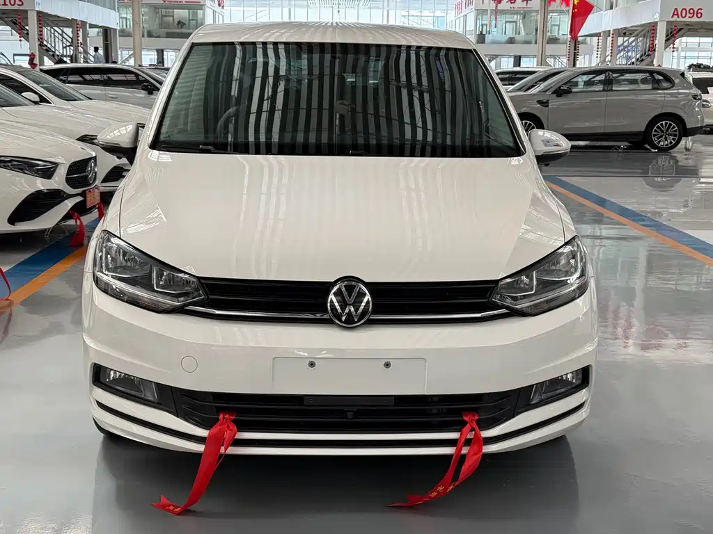 Volkswagen Touran — миниатюра 2