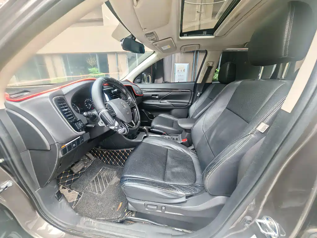 Mitsubishi Outlander — миниатюра 4