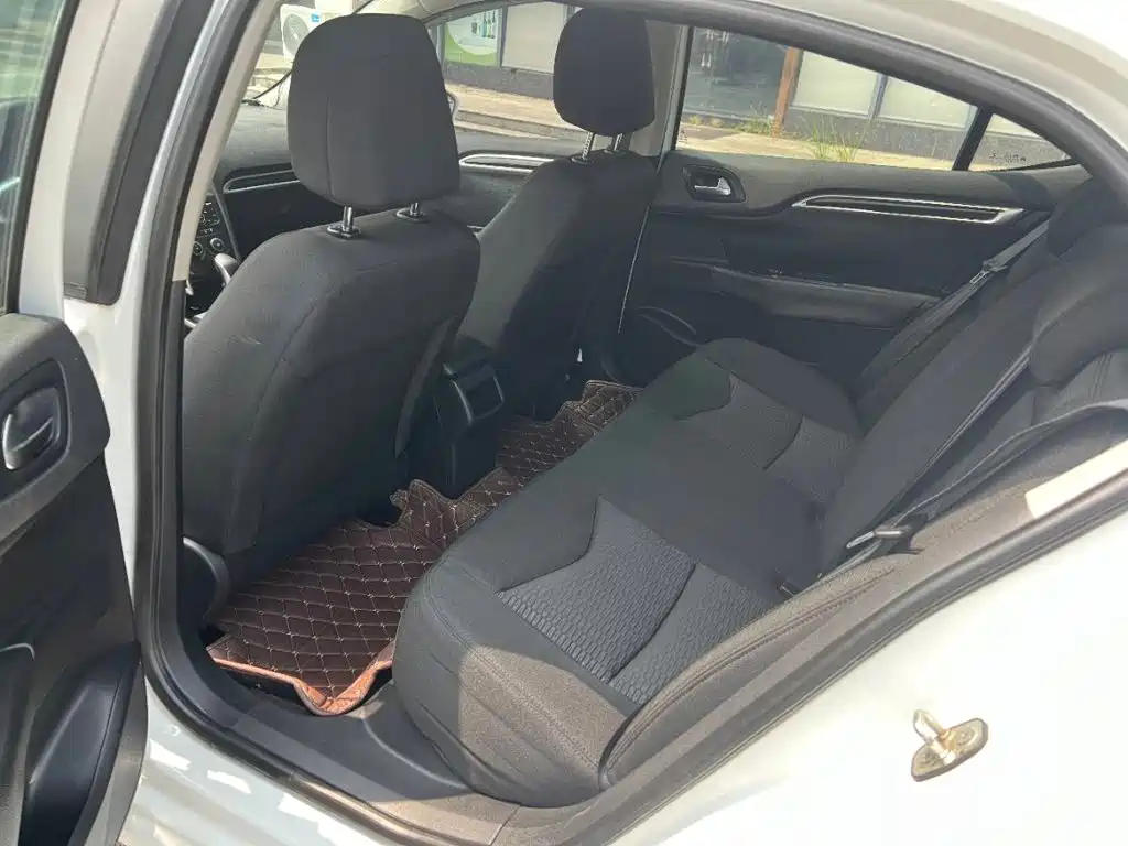 Citroen C4L — миниатюра 8