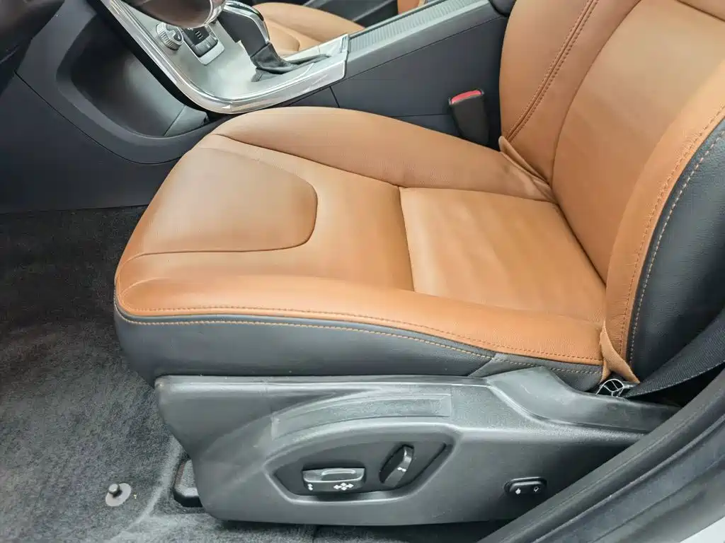 Volvo S60 — миниатюра 20