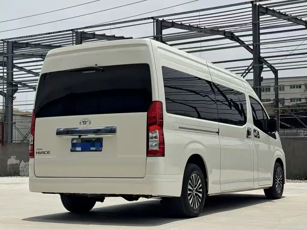 Toyota Hiace — миниатюра 8