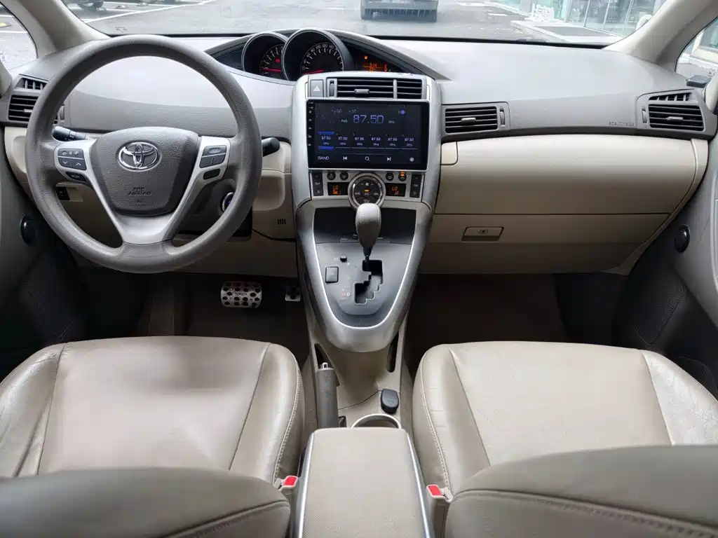 Toyota Verso — миниатюра 4