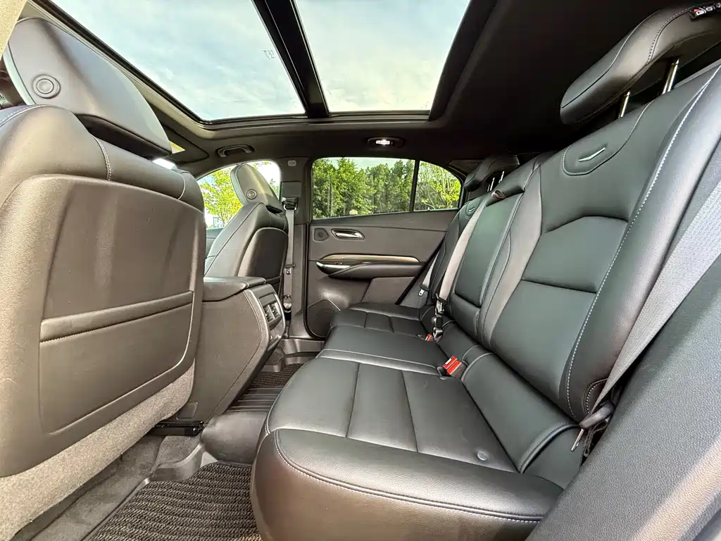 Cadillac XT4 — миниатюра 7