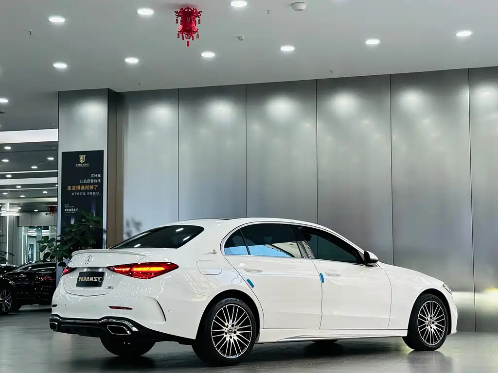 Mercedes-Benz C-Class — миниатюра 7
