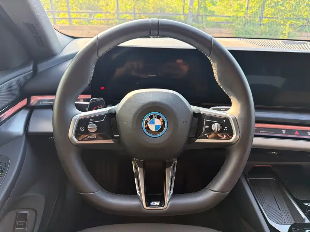 BMW i5 — миниатюра 16