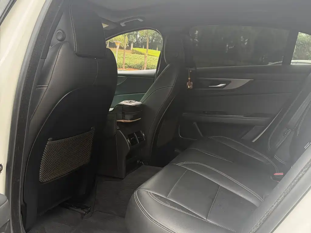 Jaguar XEL — миниатюра 6