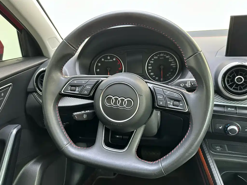 Audi Q2L — миниатюра 32