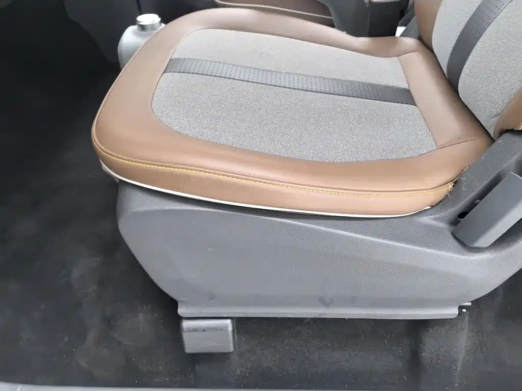 Wuling MINIEV — миниатюра 20