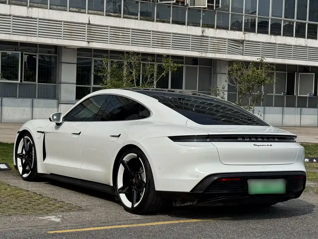Porsche Taycan — миниатюра 4