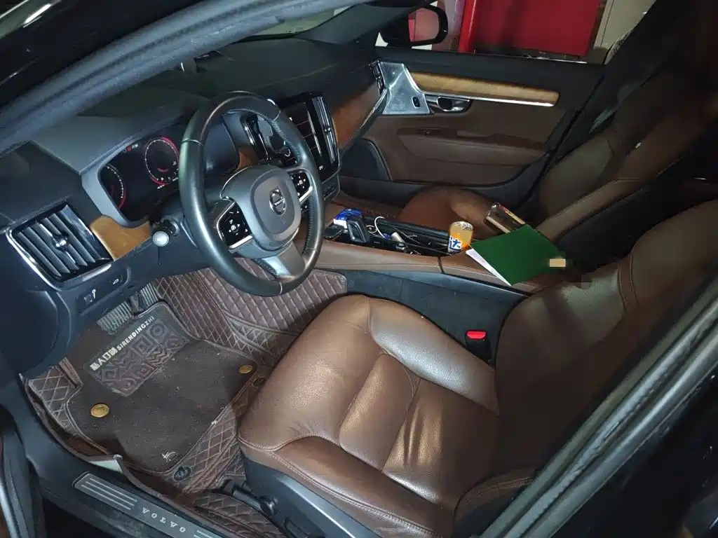 Volvo S90 — миниатюра 8