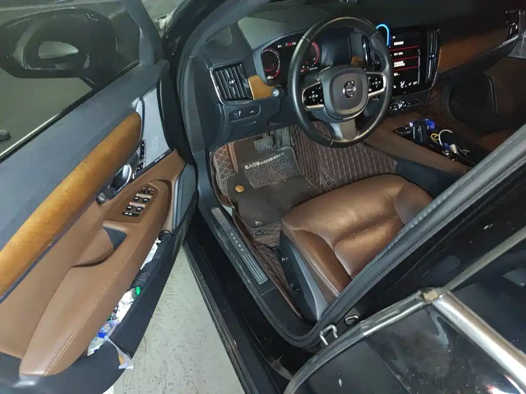 Volvo S90 — миниатюра 14