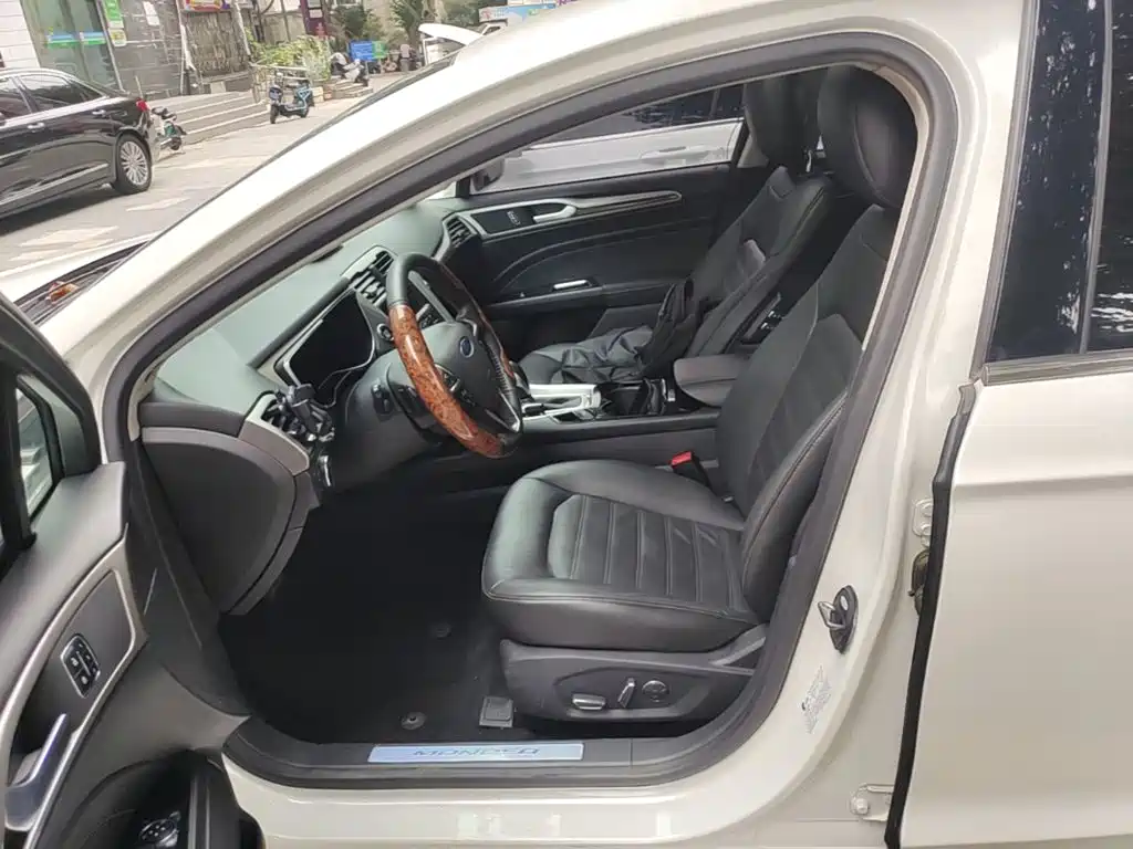 Ford Mondeo — миниатюра 15