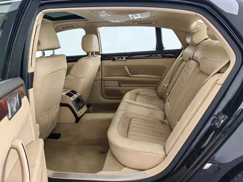 Volkswagen Phaeton — миниатюра 15