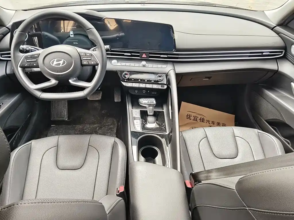 Hyundai Elantra — миниатюра 5