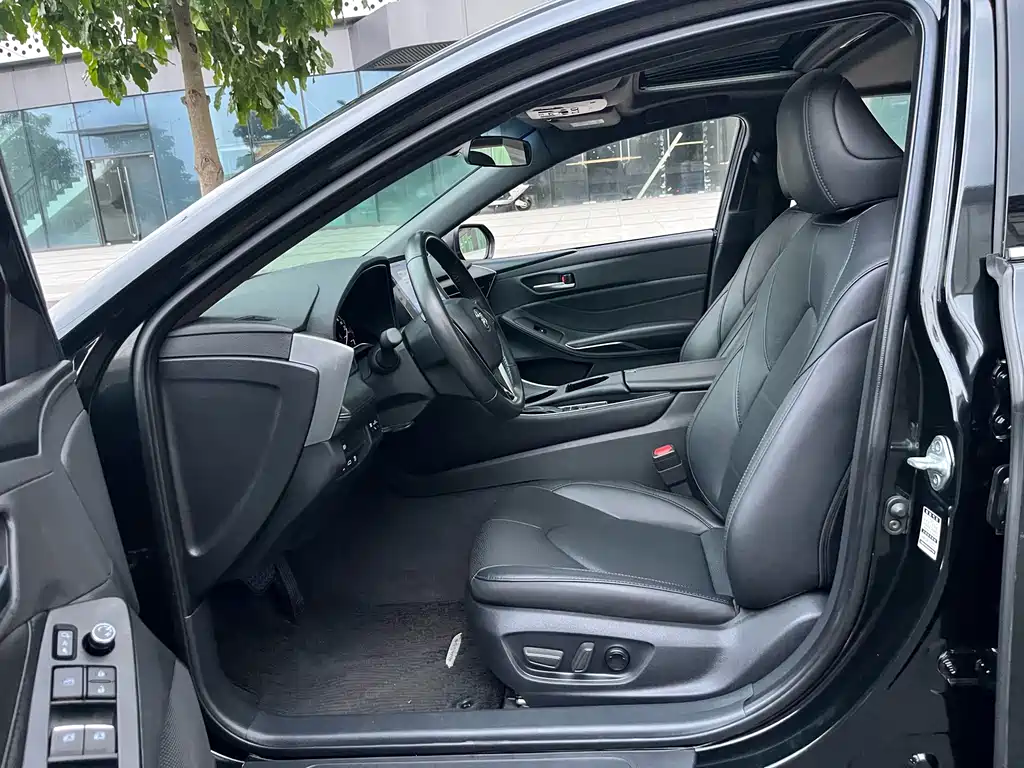 Toyota Avalon 2023 2.5L Luxury
