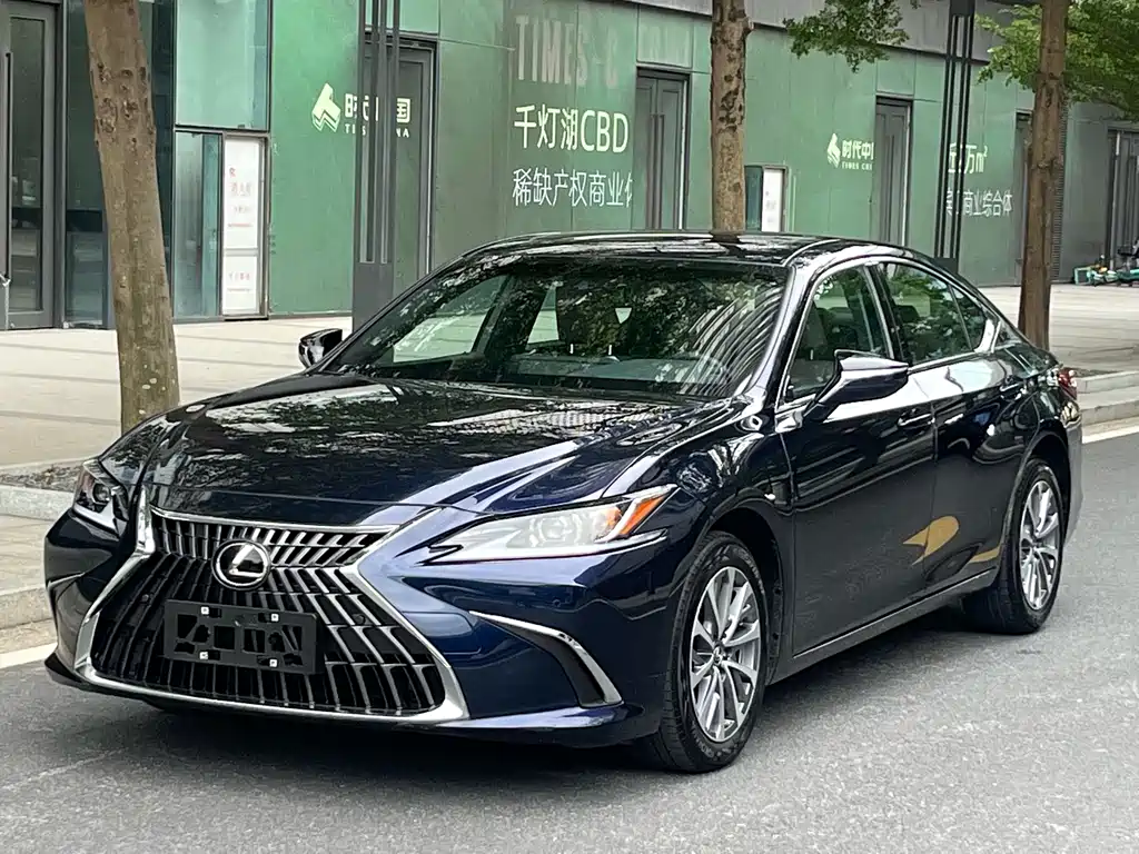 Lexus ES 2024