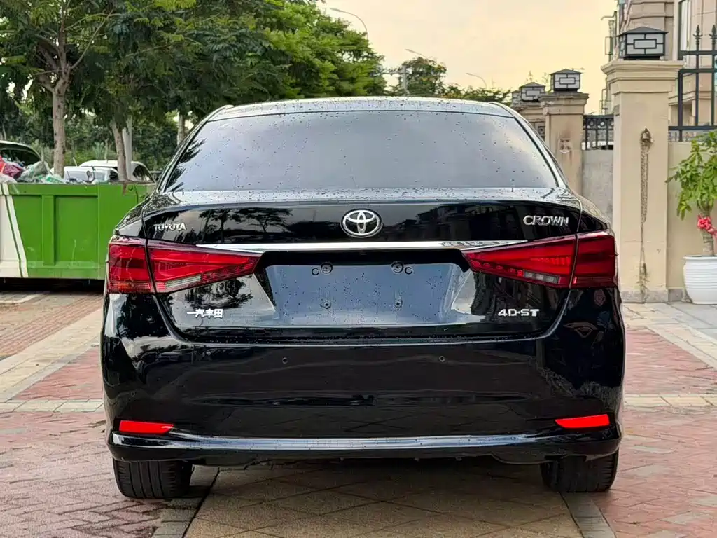 Toyota Crown 2015 2.0T Fashion