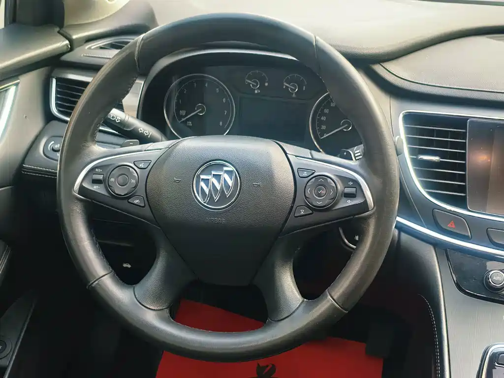 Buick LaCrosse — миниатюра 7